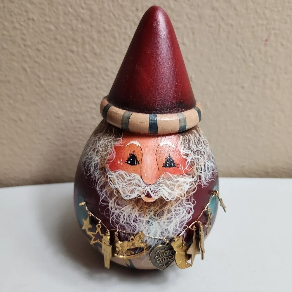 Heartstrokes Wooden Handpainted Santa w/Charms